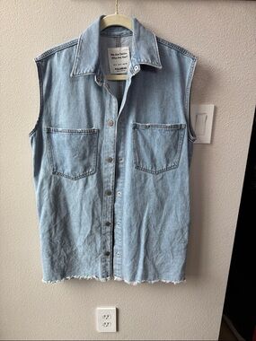 Pull&Bear Light Wash Denim Sleeveless Shirt